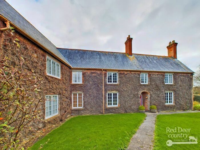 5 Bedroom Property To Rent In Watchet, TA23