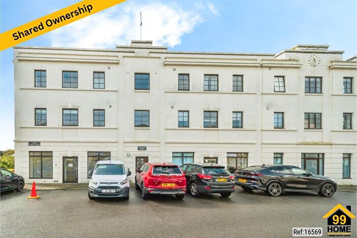 2 Bedroom Flat For Sale In Sir Ector House, Tregunnel Hill, TR7
