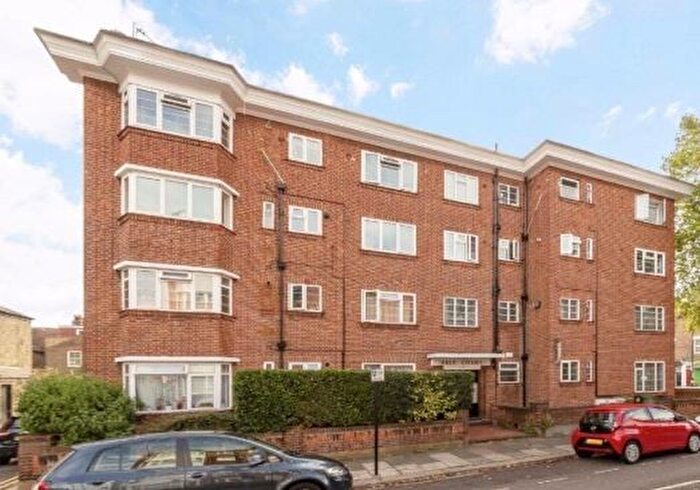 2 Bedroom Flat For Sale In The Vale, Acton, London, W3