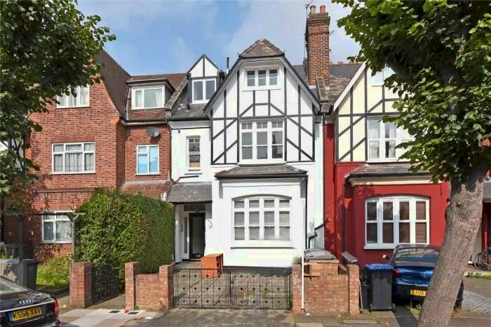 Studio To Rent In Stanley Gardens, London, NW2