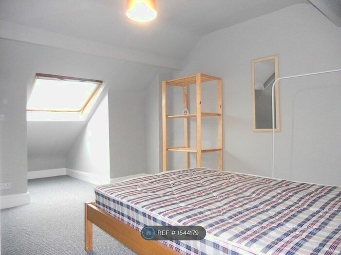 3 Bedroom End Of Terrace House To Rent In A Abbeydale Road, Sheffield, S7