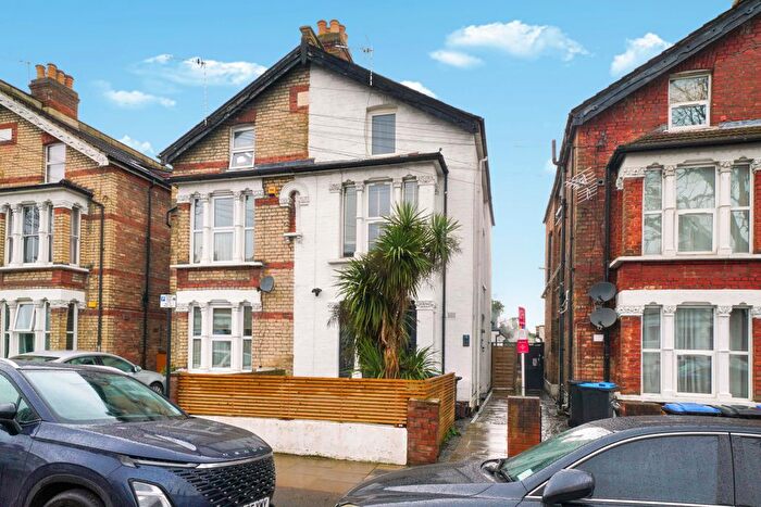3 Bedroom Maisonette To Rent In Whittington Road, London, N22