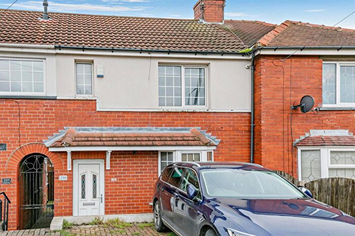 2 Bedroom Terraced House For Sale In Wakefield Road, Barnsley, S71