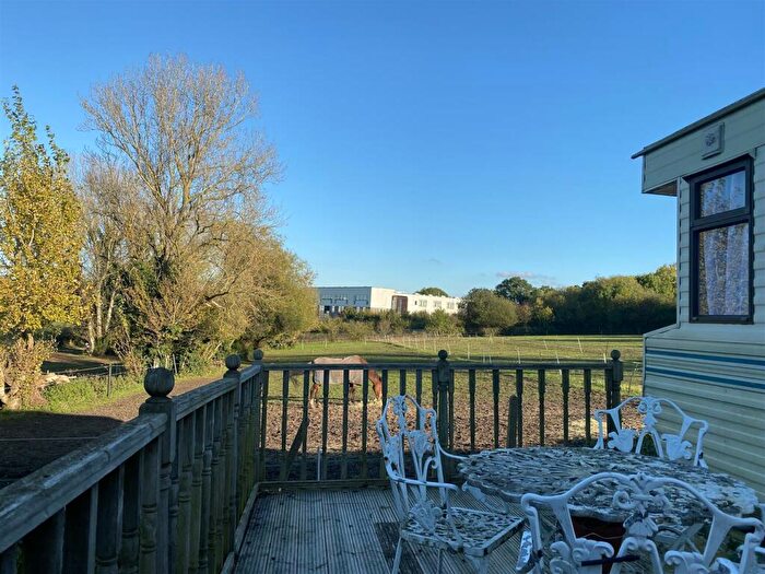 1 Bedroom Property To Rent In Mobile Home, Woodford Bridge Road, Ilford, IG4