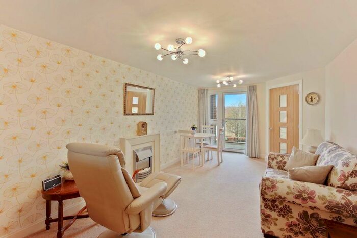 1 Bedroom Apartment For Sale In Austen Place, Lower Turk Street, Alton, GU34
