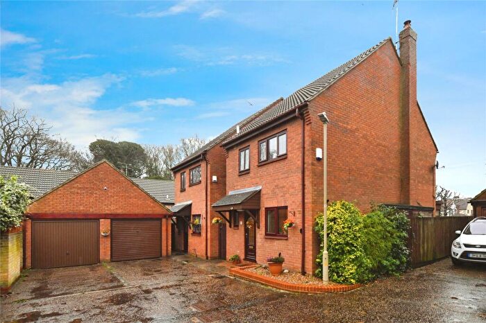 3 Bedroom Detached House For Sale In Conifer Drive, Brentwood, Essex, CM14
