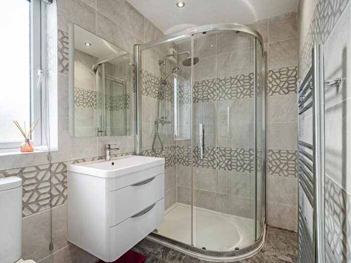 3 Bedroom Flat To Rent In Second Avenue, London, E17
