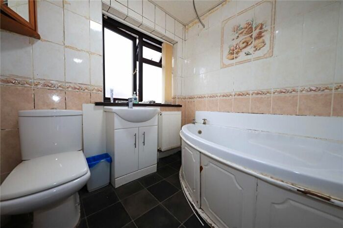3 Bedroom Semi-Detached House For Sale In Pool Hall Crescent, Wolverhampton, WV3