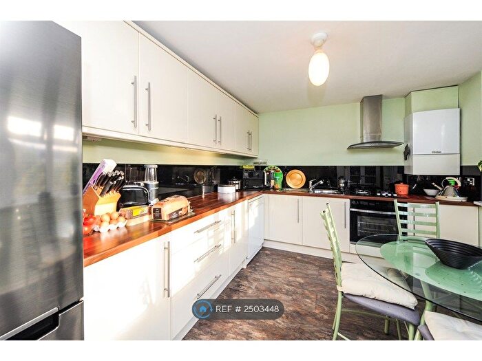 2 Bedroom Flat To Rent In North Twelfth Street, Milton Keynes, MK9