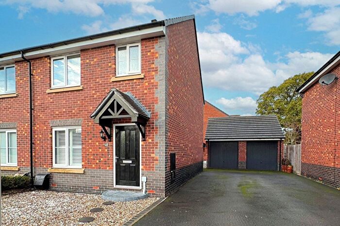 3 Bedroom Semi-Detached House For Sale In Holland Drive, Weir Hill, Shrewsbury, Shropshire, SY2