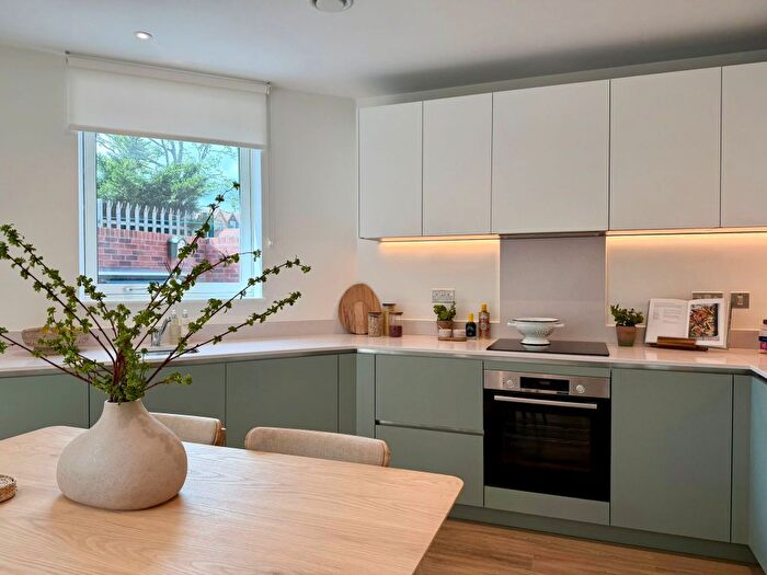 1 Bedroom Flat For Sale In Woodside Avenue, London, N10