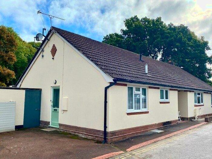 1 Bedroom Bungalow To Rent In Danes Road, Awbridge, Romsey, Hampshire, SO51