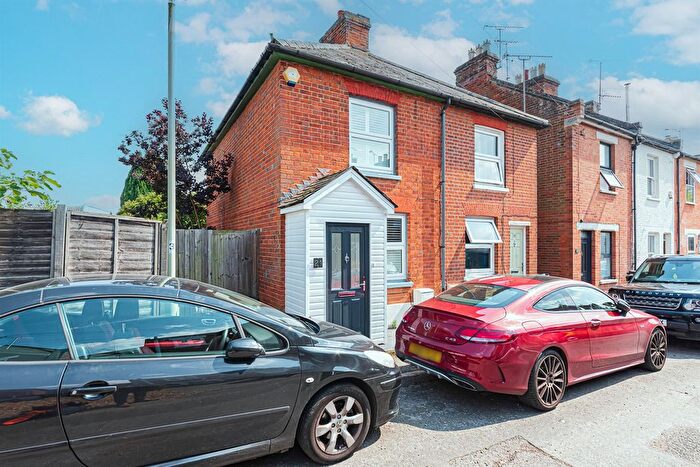 2 Bedroom End Of Terrace House To Rent In Mount Pleasant, Wokingham, RG41