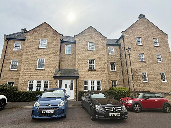 2 Bedroom Apartment To Rent In Flowers Yard, Chippenham, SN15
