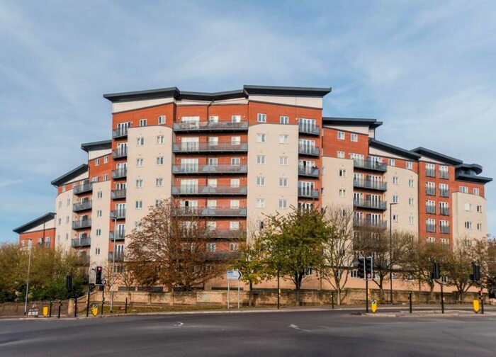 1 Bedroom Flat To Rent In Aspects Court, Town Centre, SL1