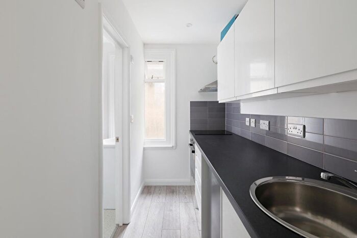 1 Bedroom Flat To Rent In Sackville Road, Hove, BN3