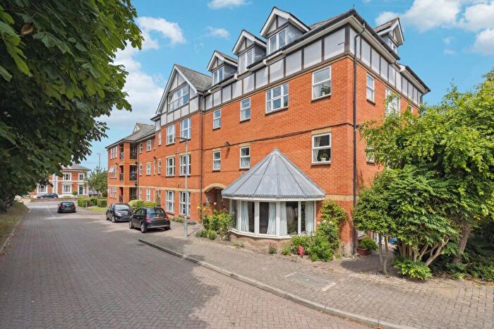 2 Bedroom Retirement Property For Sale In Harrison Close, Hitchin, SG4