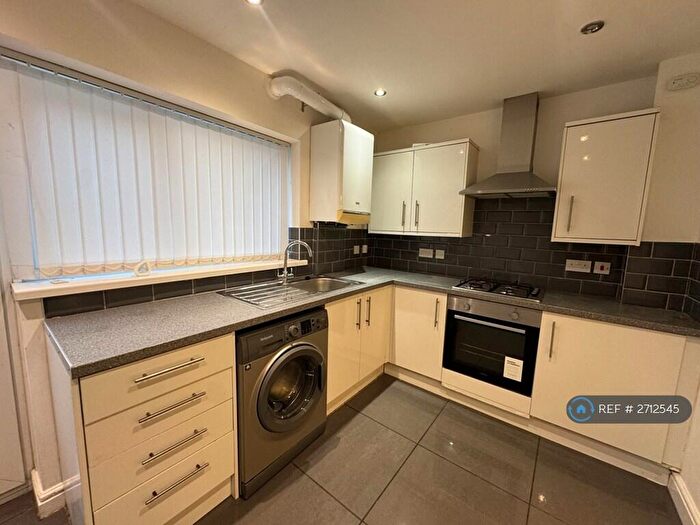 4 Bedroom End Of Terrace House To Rent In Fairoak Terrace, Newport, NP19