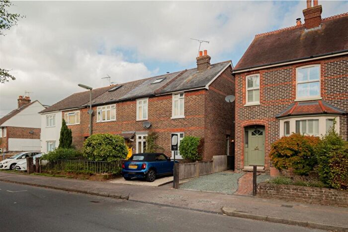 2 Bedroom End Of Terrace House For Sale In New North Road, Reigate, RH2