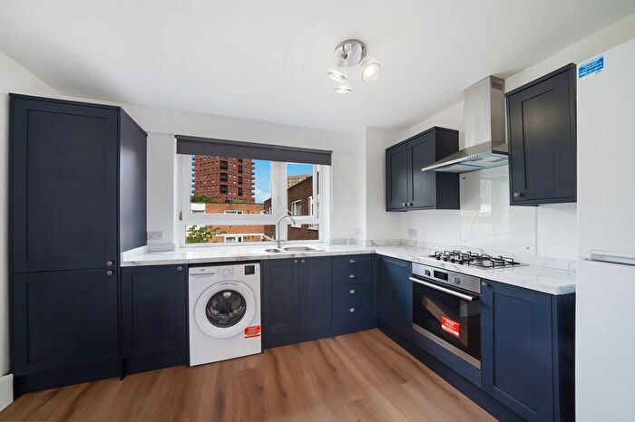 3 Bedroom Flat To Rent In Hardwicke Street, Barking, IG11