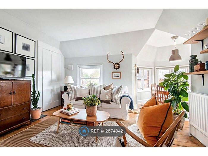 2 Bedroom Flat To Rent In Burton Road, London, SW9