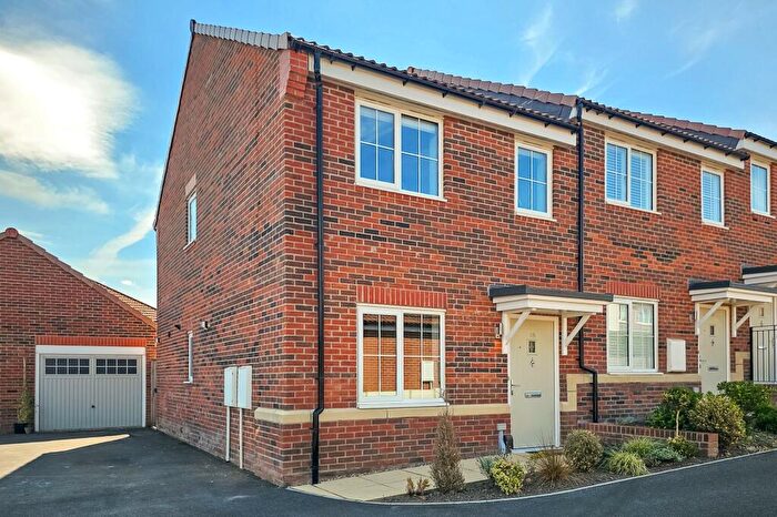 2 Bedroom End Of Terrace House To Rent In Bramble Drive, Harrogate, HG1