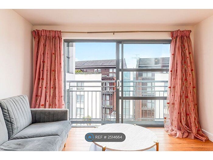 2 Bedroom Flat To Rent In The Arena, Nottingham, NG1