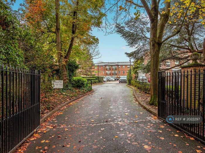 2 Bedroom Flat To Rent In Rectory Court, London, E18
