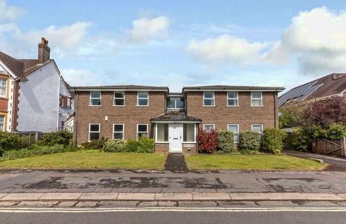 3 Bedroom Flat To Rent In Upland Court, Upland Park Road, Oxford OX2