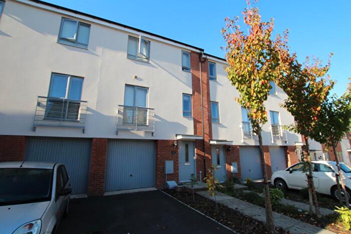 5 Bedroom Town House To Rent In Barnwood - Cheswick Village, BS16