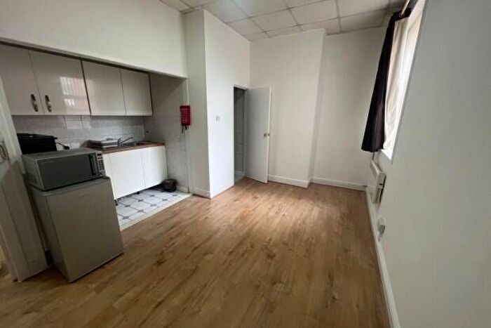 1 Bedroom Flat To Rent In Newport Road Cardiff, CF24