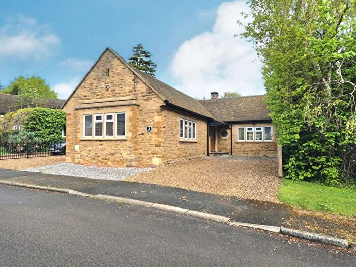 4 Bedroom Detached House For Sale In Manor Farm Road, Great Billing, Northampton, NN3