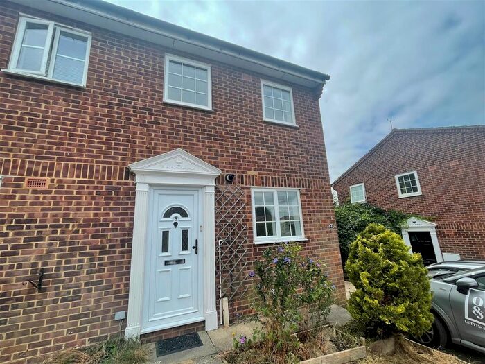 2 Bedroom Semi-Detached House To Rent In Lytham Close, St. Leonards-On-Sea, TN38