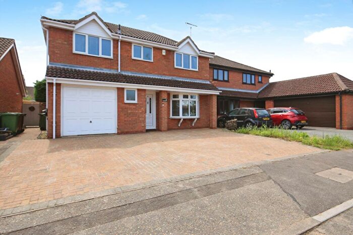 4 Bedroom Detached House For Sale In Troutbeck Close, Peterborough, PE4