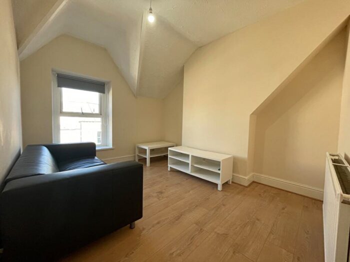 1 Bedroom Flat To Rent In Claude Road, Roath, CF24