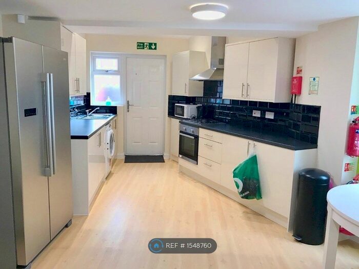 6 Bedroom Terraced House To Rent In Hall Lane, Liverpool, L7