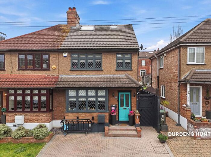 3 Bedroom Semi Detached House For Sale In Smeaton Road, Woodford Green, IG8