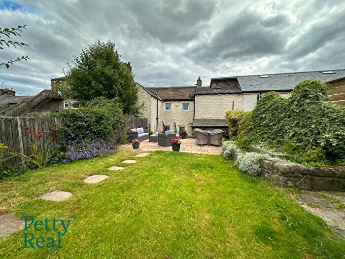 3 Bedroom Cottage For Sale In Keighley Road, Laneshawbridge, BB8