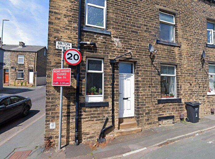 2 Bedroom End Of Terrace House To Rent In Milton St, Sowerby Bridge, HX6