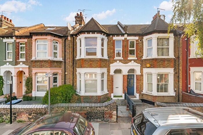 2 Bedroom Flat To Rent In Roundwood Road, Willesden, NW10