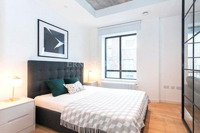Apartment To Rent In Douglass Tower, Goodluck Hope Walk, Canning Town, E14