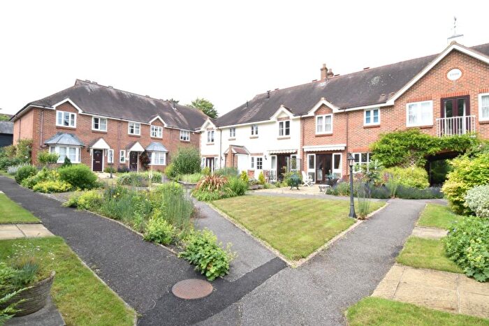 2 Bedroom Flat For Sale In Grovelands, Old Ashford Road, Lenham, ME17