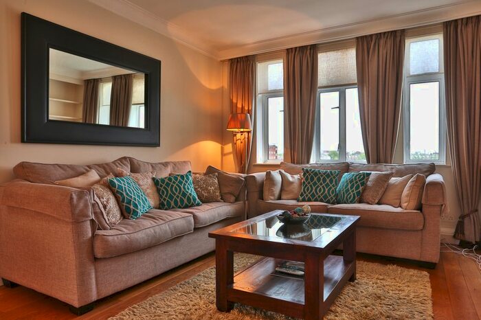 3 Bedroom Flat To Rent In Kensington, W8