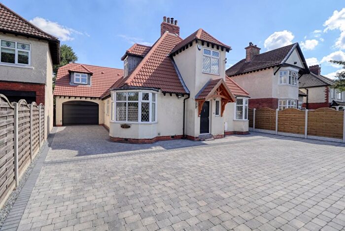 5 Bedroom Detached House For Sale In Ashby Road, Scunthorpe, DN16