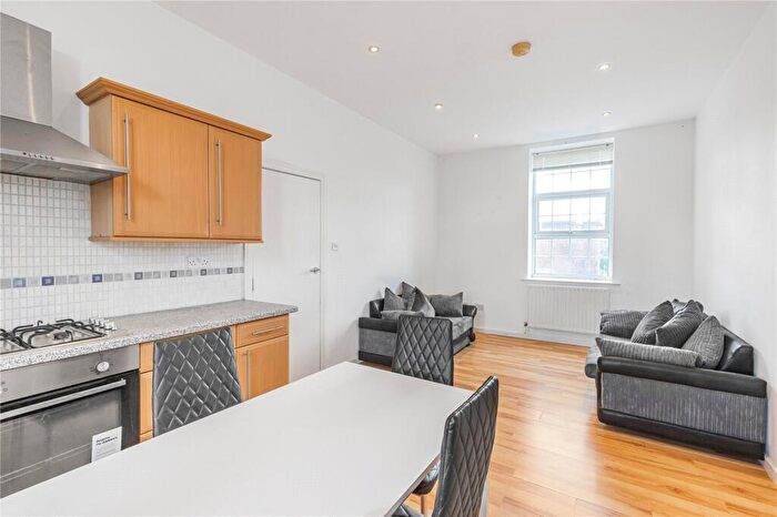 2 Bedroom Flat To Rent In Carter Place, London, SE17