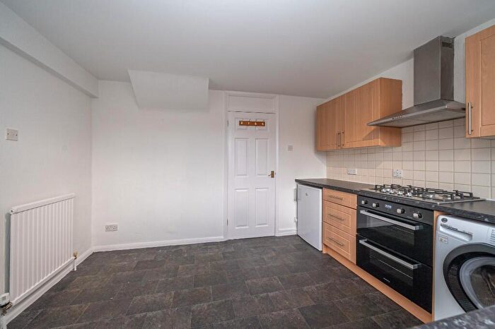 1 Bedroom Maisonette To Rent In Lucks Hill, Hemel Hempstead, Hertfordshire, HP1