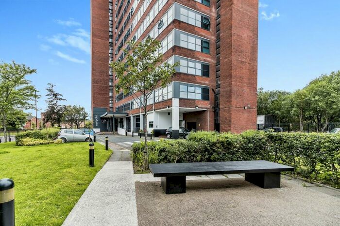 1 Bedroom Apartment To Rent In Chester Road, Manchester, Greater Manchester, M16