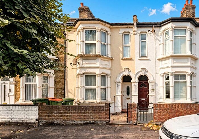 4 Bedroom Terraced House For Sale In Toronto Avenue, Manor Park, London, E12