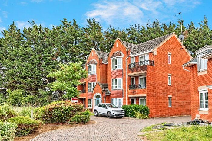 2 Bedroom Flat For Sale In Abbots Way, Kettering, NN15