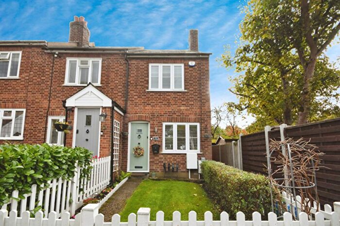 3 Bedroom Character Property For Sale In Hills Chace, Warley, Brentwood, CM14